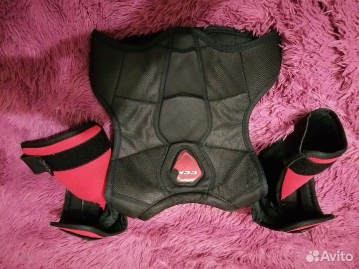 Нагрудник хоккейный ccm