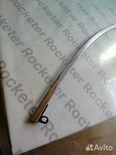 Молдинг двери передний правый Nissan Fuga 2006