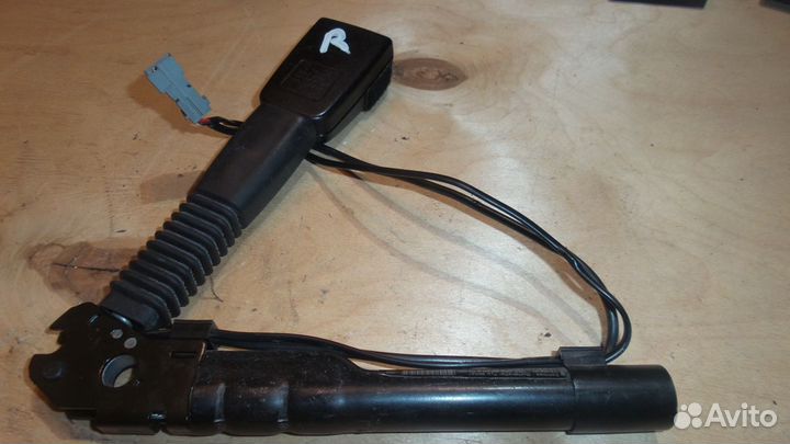 Натяжитель ремня безопасности BMW E90