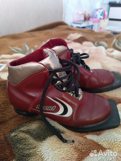 Лыжные ботинки