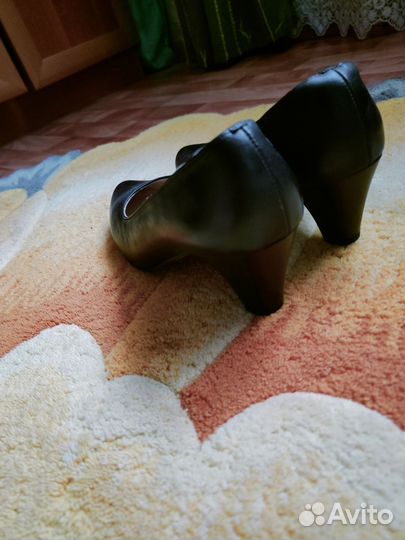 Туфли женские лодочки кожаные 37 размер