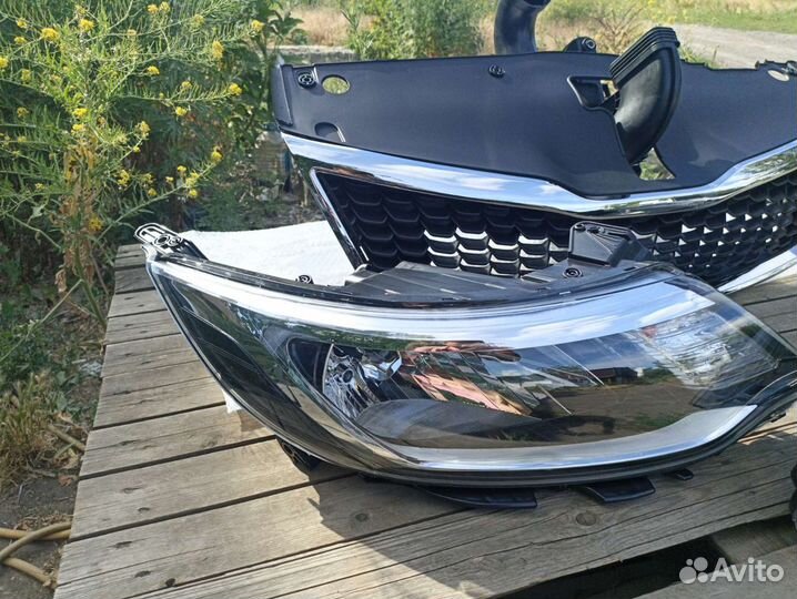 Фара правая фара левая Kia Rio 3