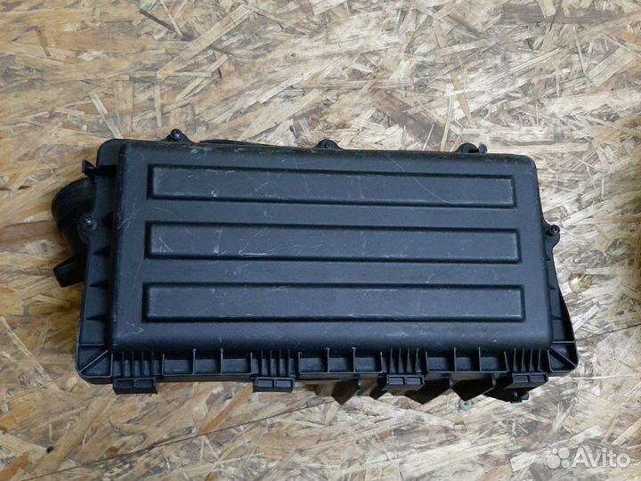 Корпус воздушного фильтра VW Polo