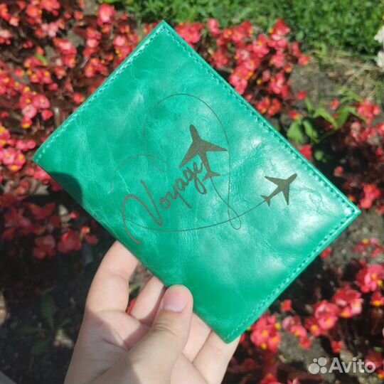 Именная обложка на паспорт кожаная с гравировкой