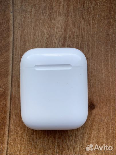 Наушники apple airpods 2. Кейс и левый наушник