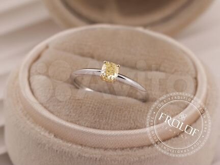 Золотое кольцо с желтым бриллиантом 0,4 карата