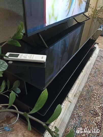 Стеклянная тумба