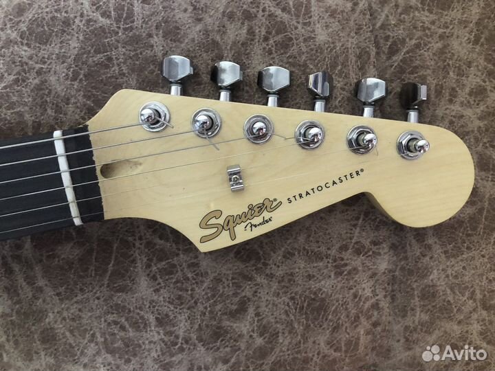 Электрогитара fender squier stratocaster