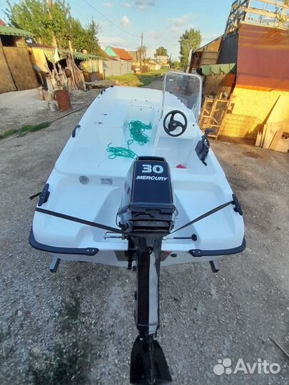 Пластиковая моторная лодка Кайман 400