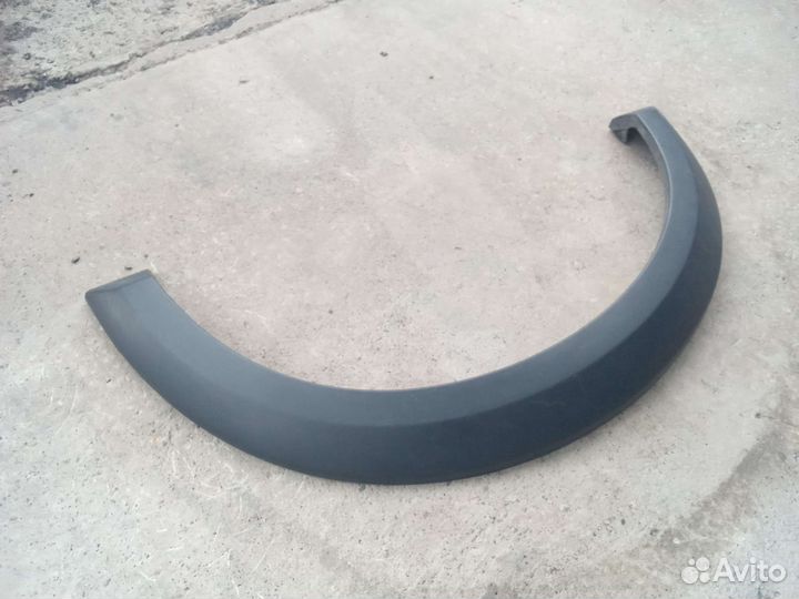 Накладка крыла Land Rover Discovery 3 левая