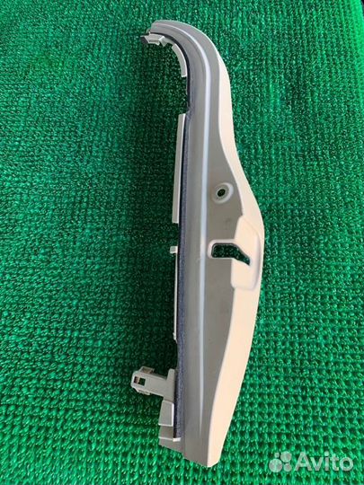 Обшивка двери лев. перед. Lexus Lx570