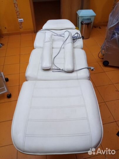 Косметологическая кушетка с электроприводои
