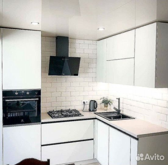 Кухня в потолок