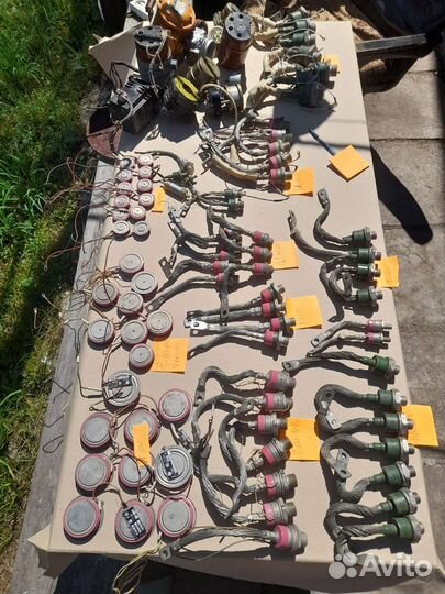 Силовые диоды теристоры.выключатели двигатели