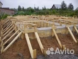 Бригада строителей по фундаменту