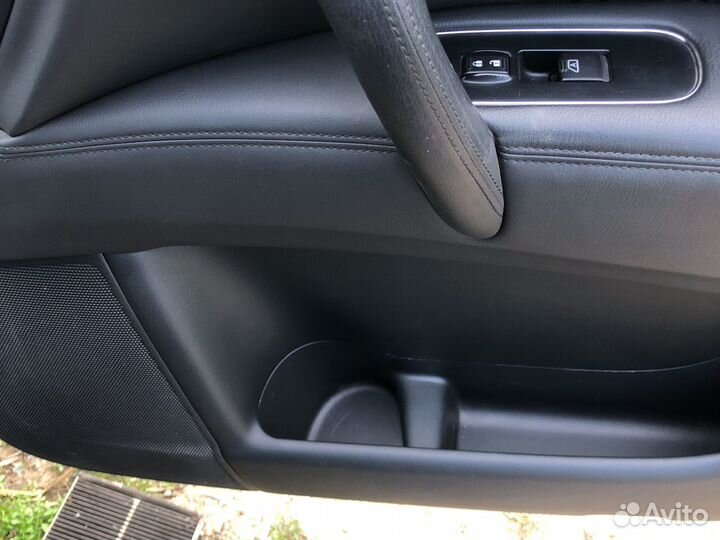 Nissan Patrol Y62 Обшивка двери