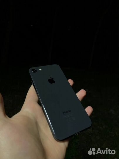 iPhone 8, 64 ГБ