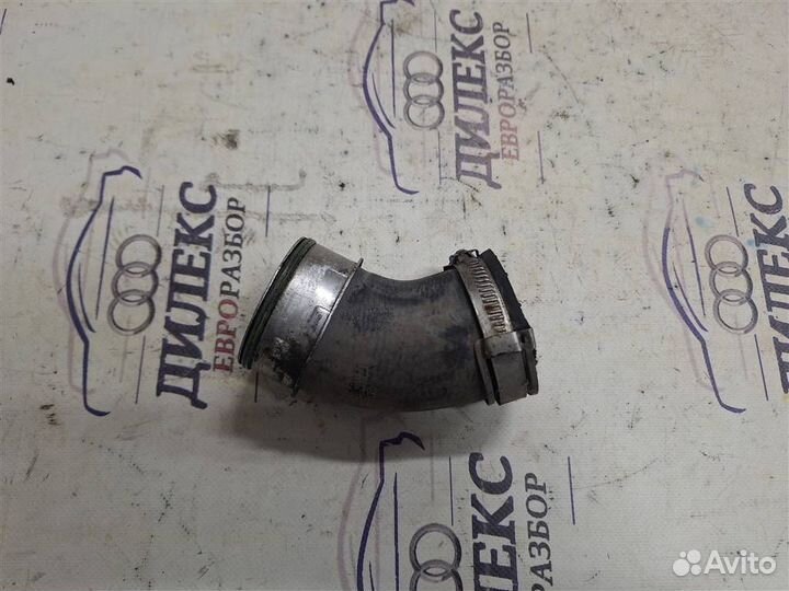 Патрубок интеркулера Audi Q7 2005