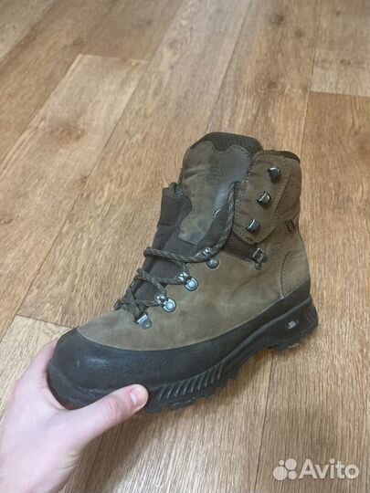 Треккинговые ботинки hanwag