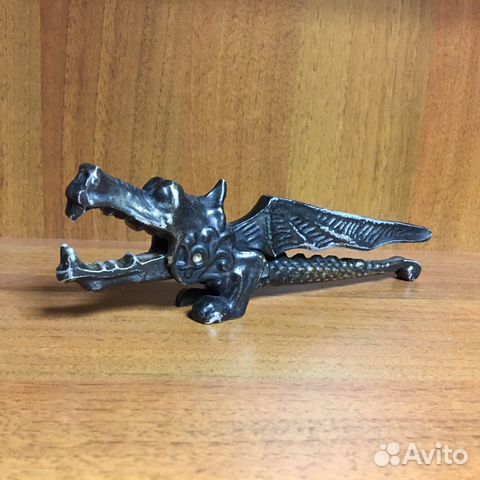 Орехокол дракон