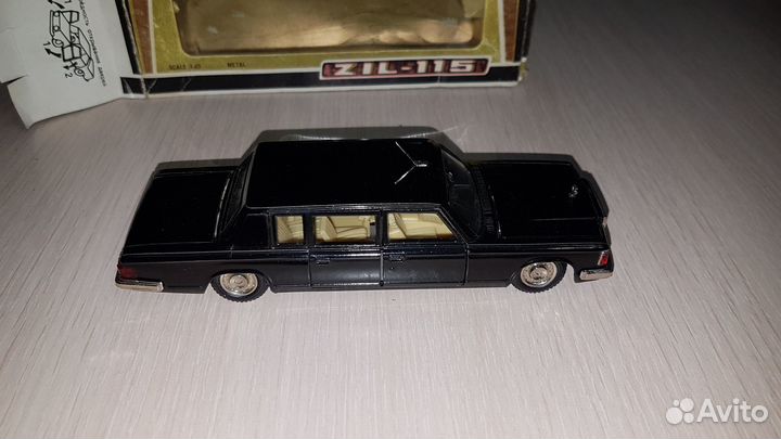 Модель авто СССР ЗИЛ-115 А42 с антенной