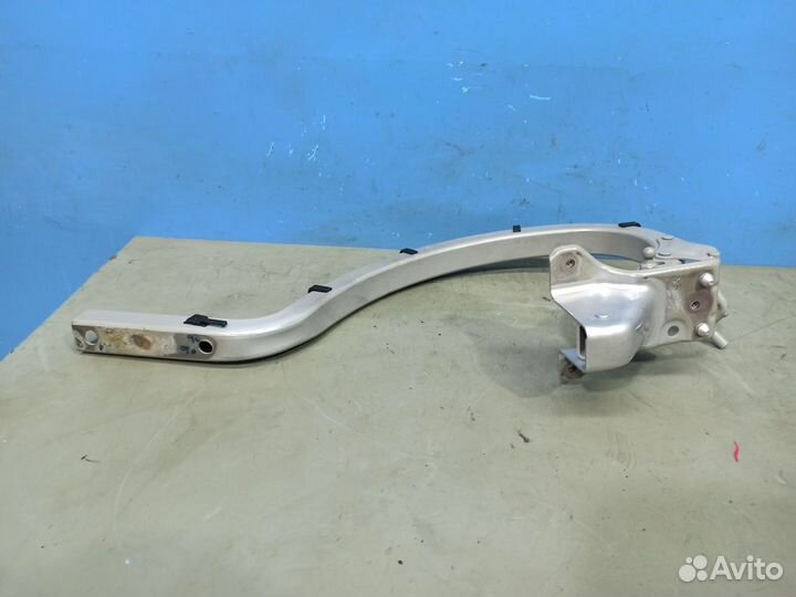 Петля крышки багажника Hyundai Genesis DH 2 2012