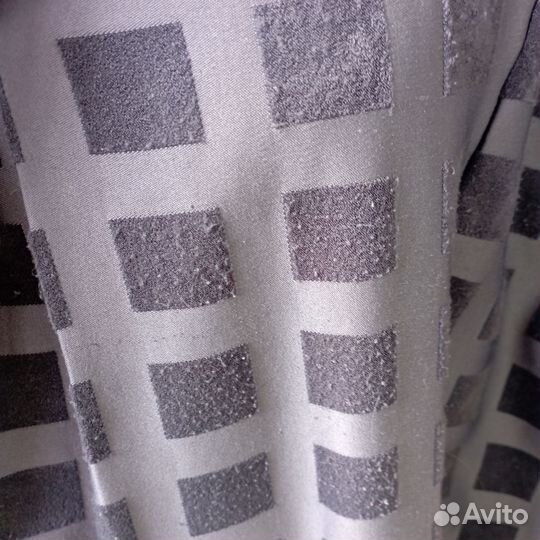 Платье элегантное, серое, с изюминкой