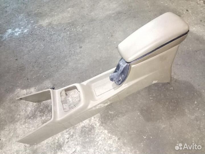 Подлокотник с консолью ручника iran khodro Samand