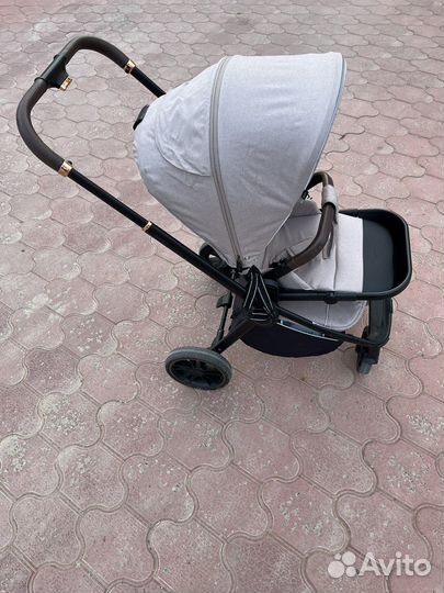 Коляска 2 в 1 Carrello Epica 2022 Черная рама (Беж