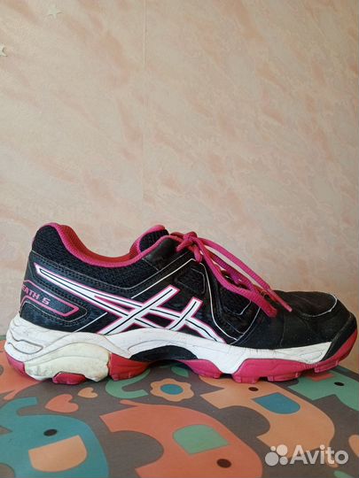 Кроссовки женские Asics 38