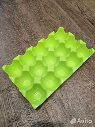 Ячейки/подставка для яиц в холодильник