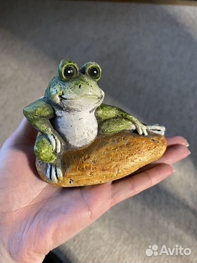 Фигурка жабы