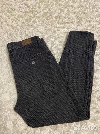 Серые брюки на мальчика 31