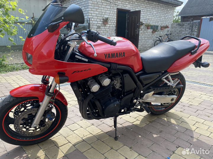 Yamaha fzs 600