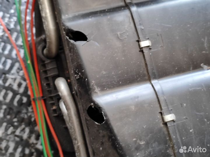 Корпус печки Mercedes W210