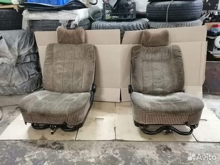 Передние сиденья велюр олененок газ Волга