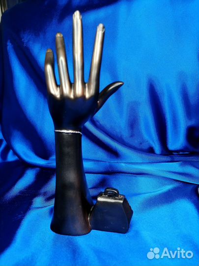 Рука подставка держатель для колец из нулевых