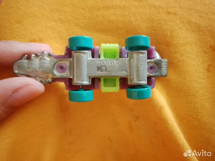 Машинка hot wheels