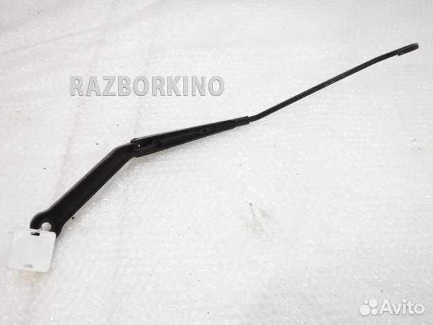 Поводок стеклоочистителя передний