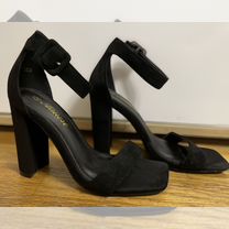 Босоножки черные