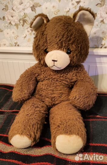 Гоночная машина, медведь из СССР и заяц барабанщик