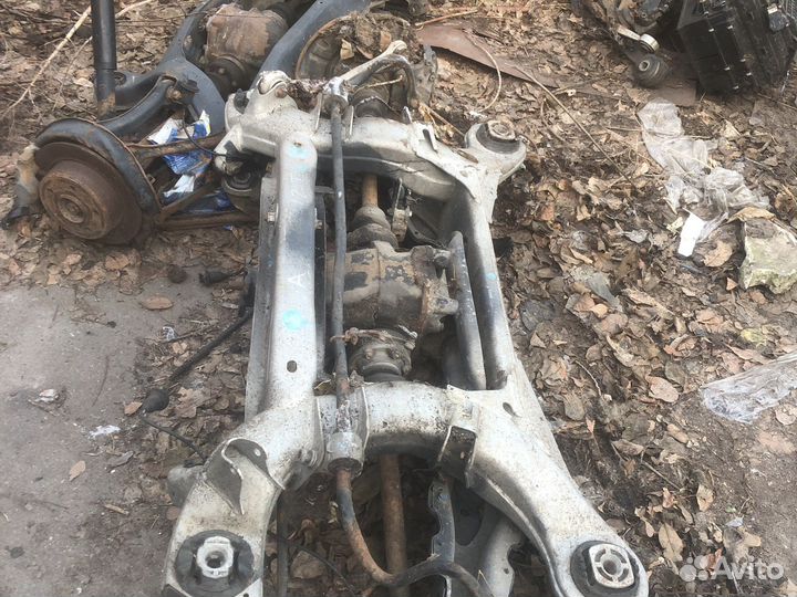 Задняя балка w220