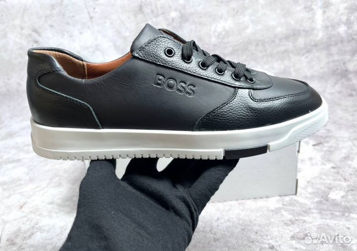 Кроссовки Boss эргономичные