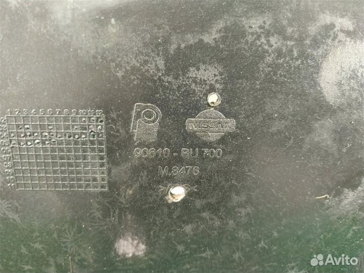 Накладка крышки багажника Nissan Almera Tino 2005