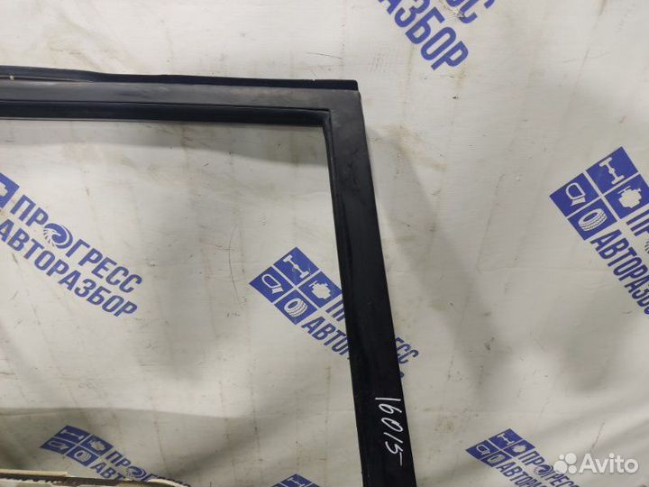 Дверь задняя правая Mitsubishi Legnum универсал