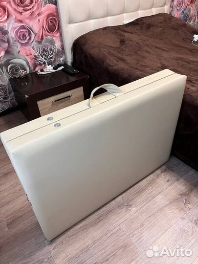 Кушетка для наращивания ресниц