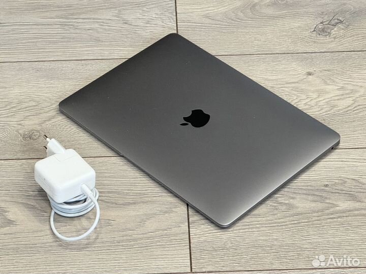 Apple MacBook Air 13 (2020, M1) 17 циклов АКБ