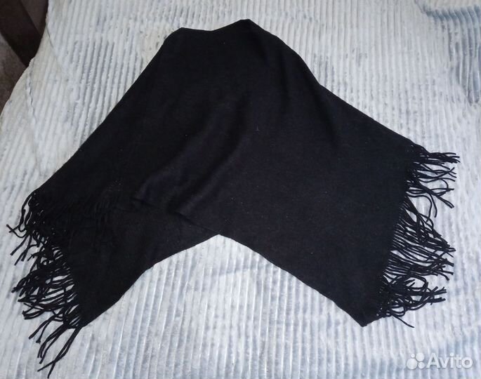 Пончо женское теплое чёрного цвета