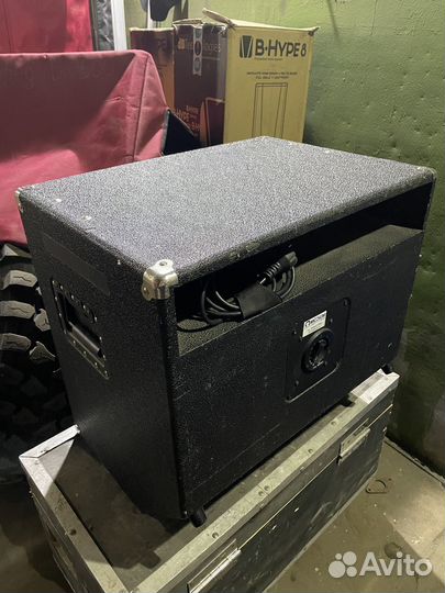 Басовый комбоусилитель Ampeg ba500
