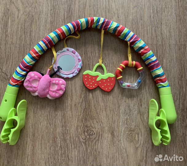 Дуга с игрушками